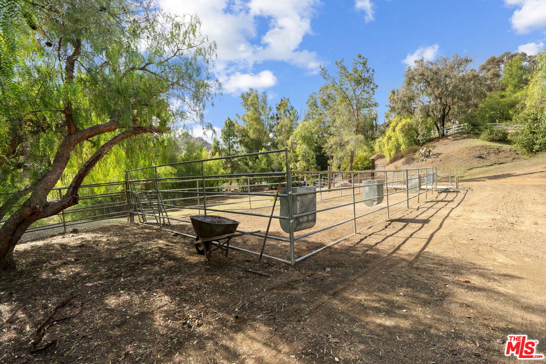 25615 Mulholland Hwy