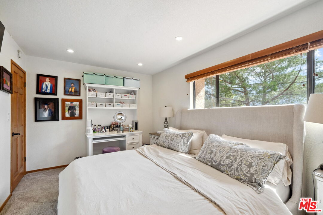 25613 Mulholland Hwy