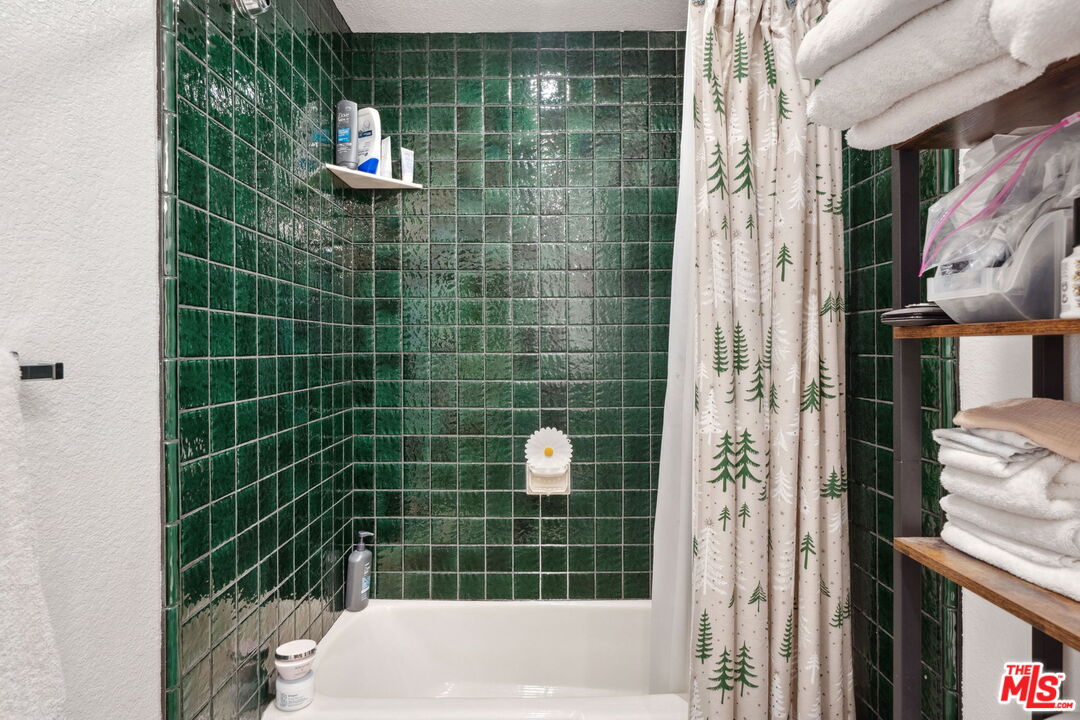 25613 Mulholland Hwy