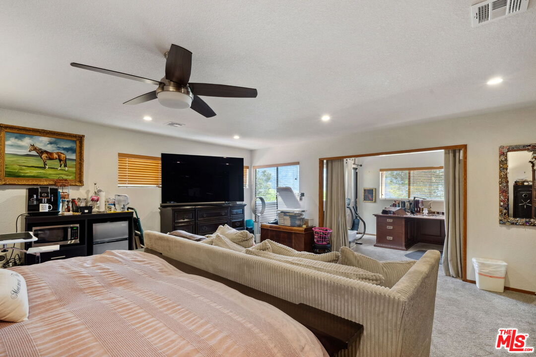 25613 Mulholland Hwy