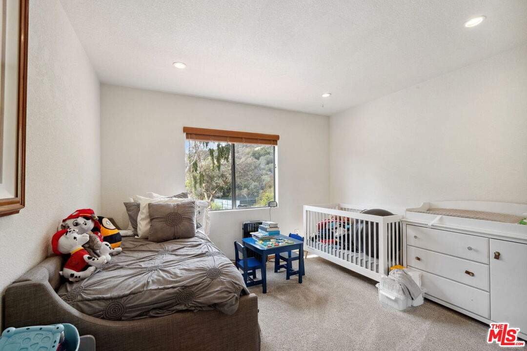 25613 Mulholland Hwy