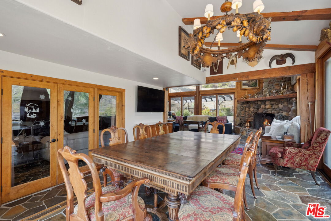 25613 Mulholland Hwy