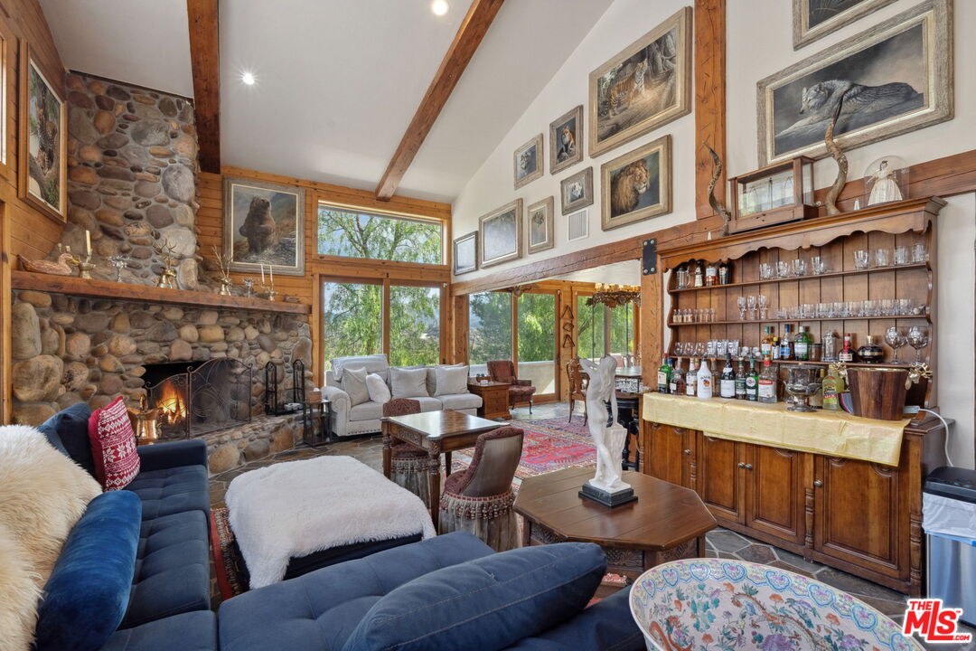 25613 Mulholland Hwy