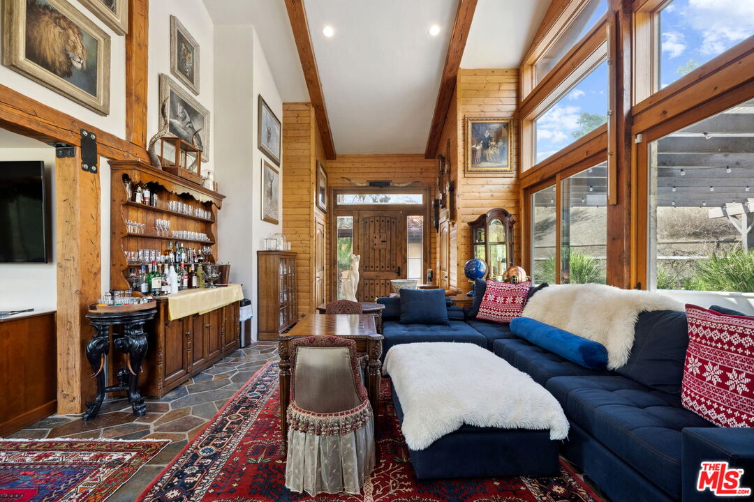 25613 Mulholland Hwy