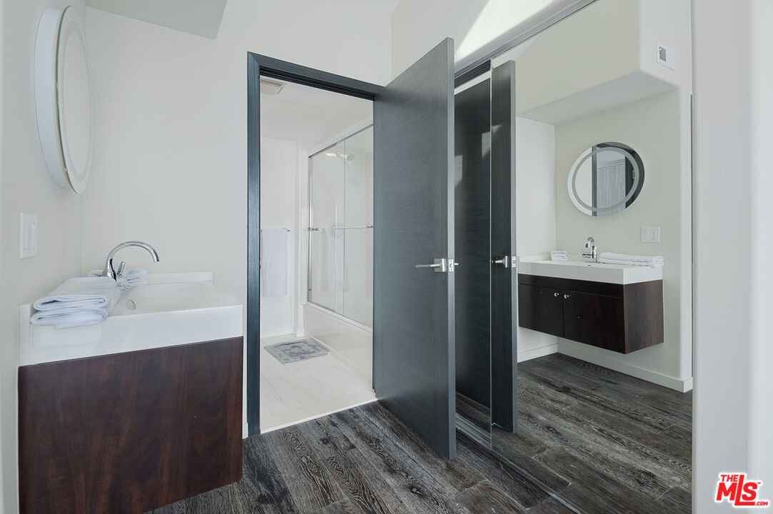 19562 PACIFIC COAST HWY