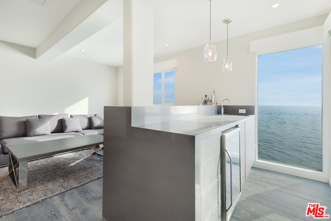 19562 PACIFIC COAST HWY