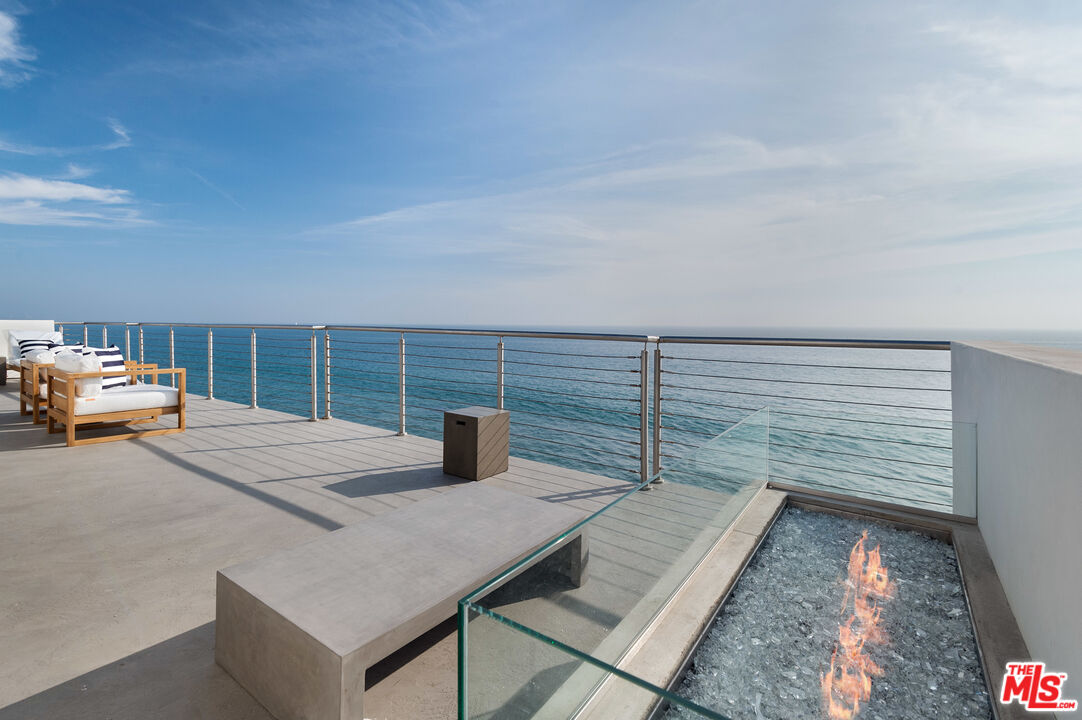 19562 PACIFIC COAST HWY