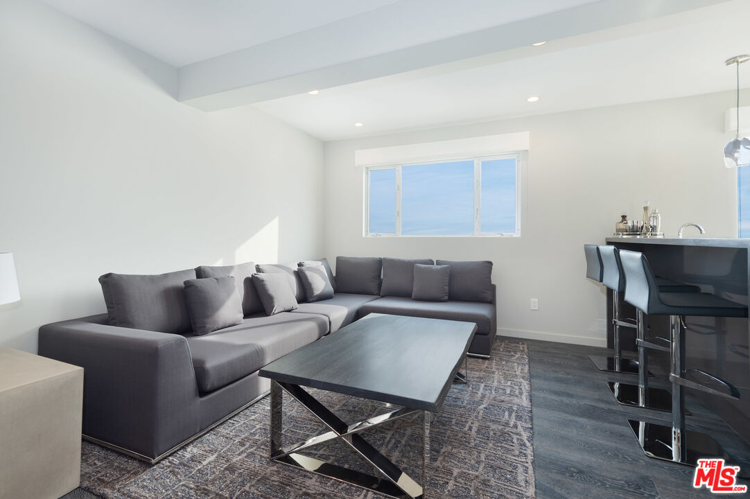 19562 PACIFIC COAST HWY