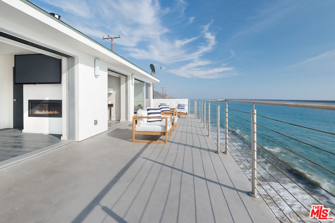 19562 PACIFIC COAST HWY