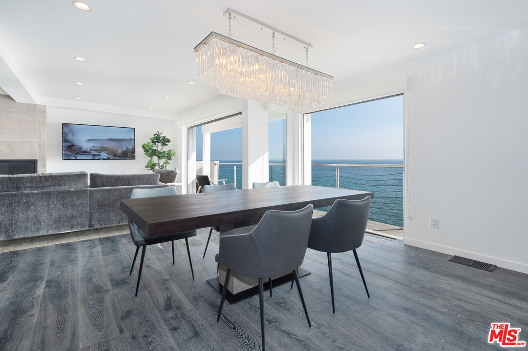 19562 PACIFIC COAST HWY