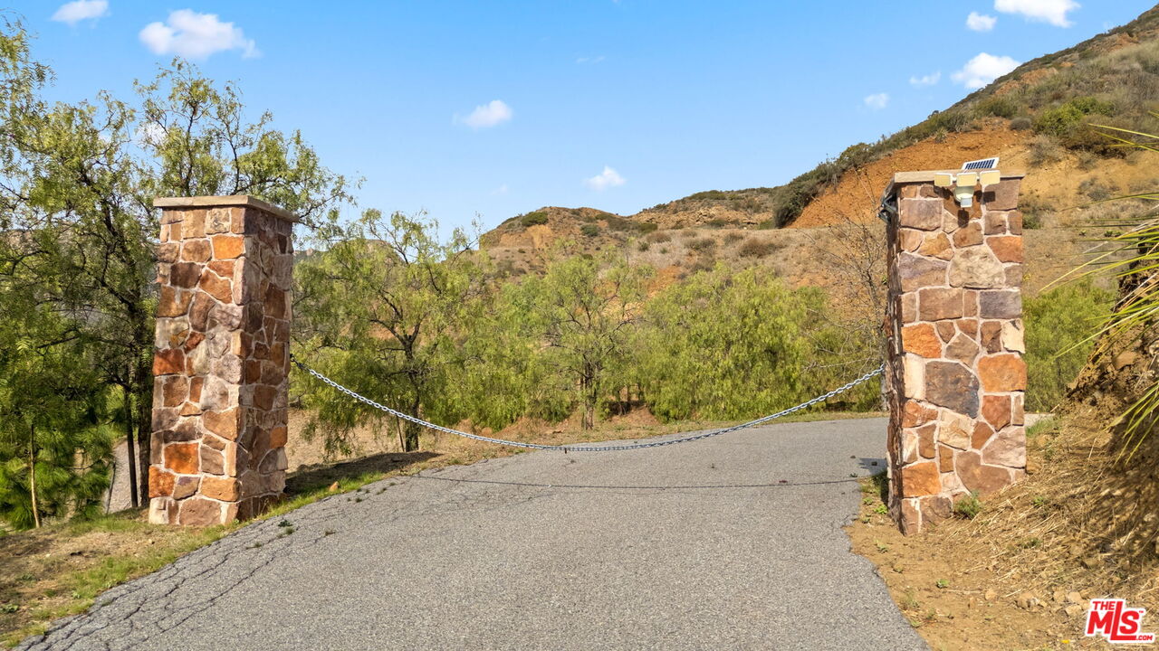 12324 Yerba Buena Rd