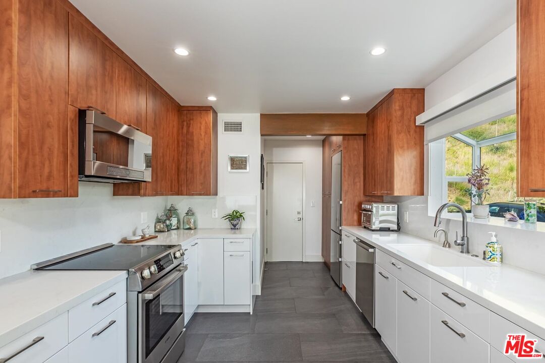 31373 Pacific Coast Hwy