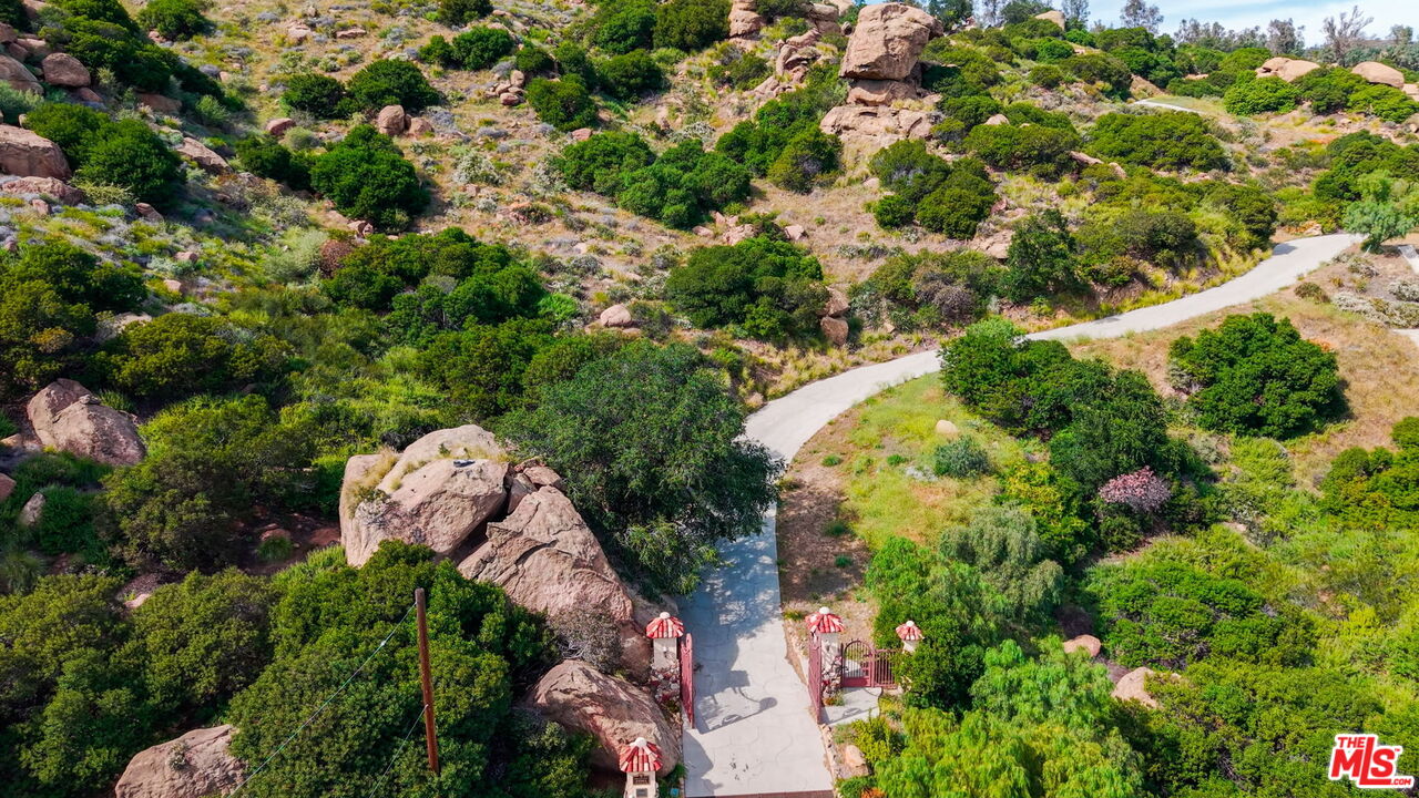 22001 Santa Susana Pass Rd