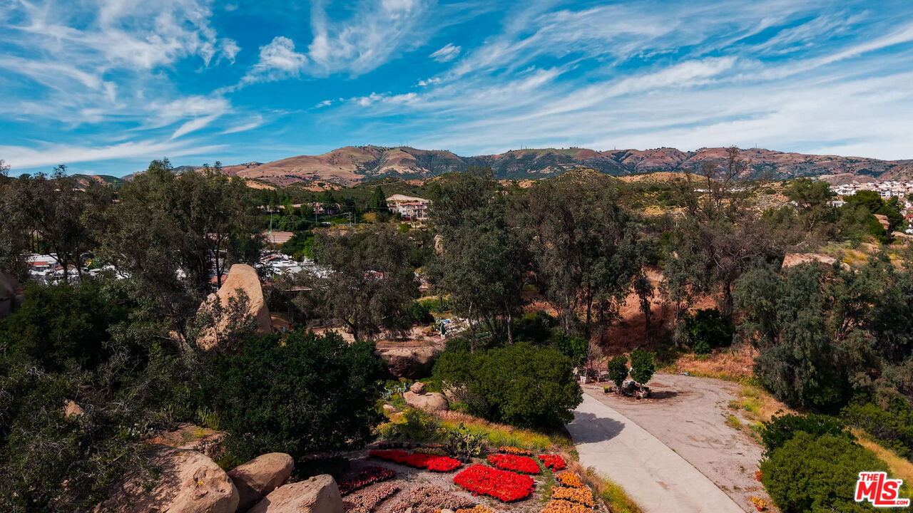 22001 Santa Susana Pass Rd