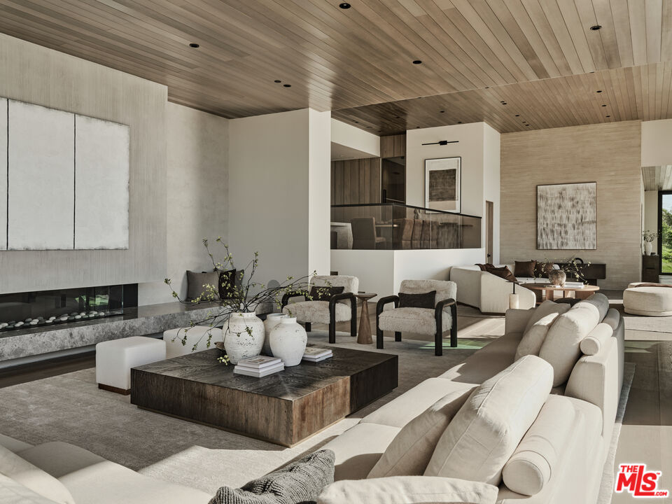 30010 Andromeda Ln