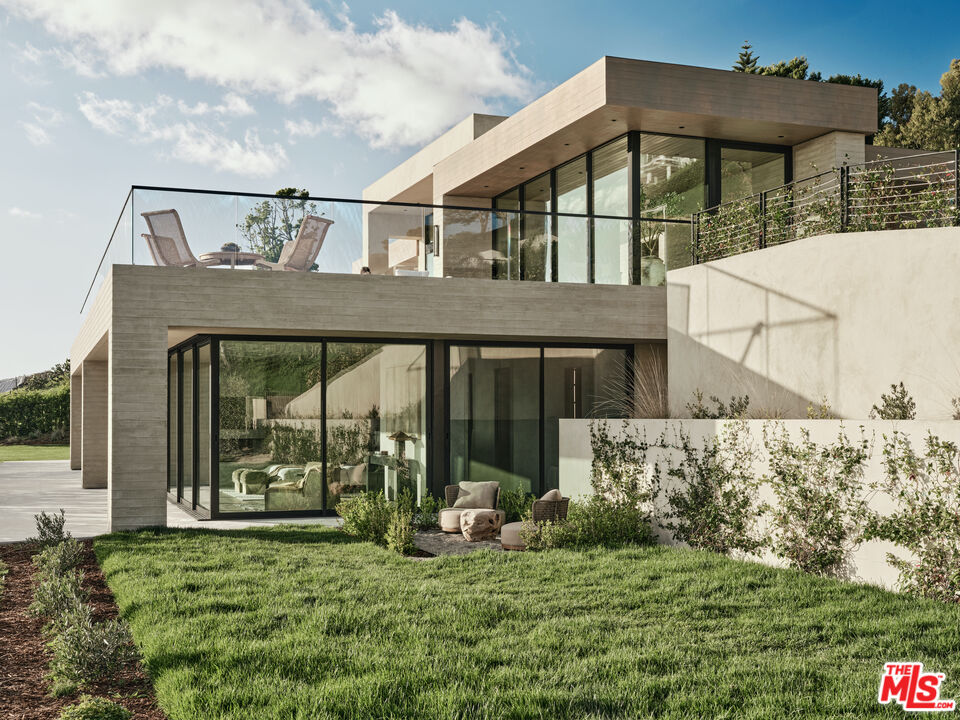 30010 Andromeda Ln