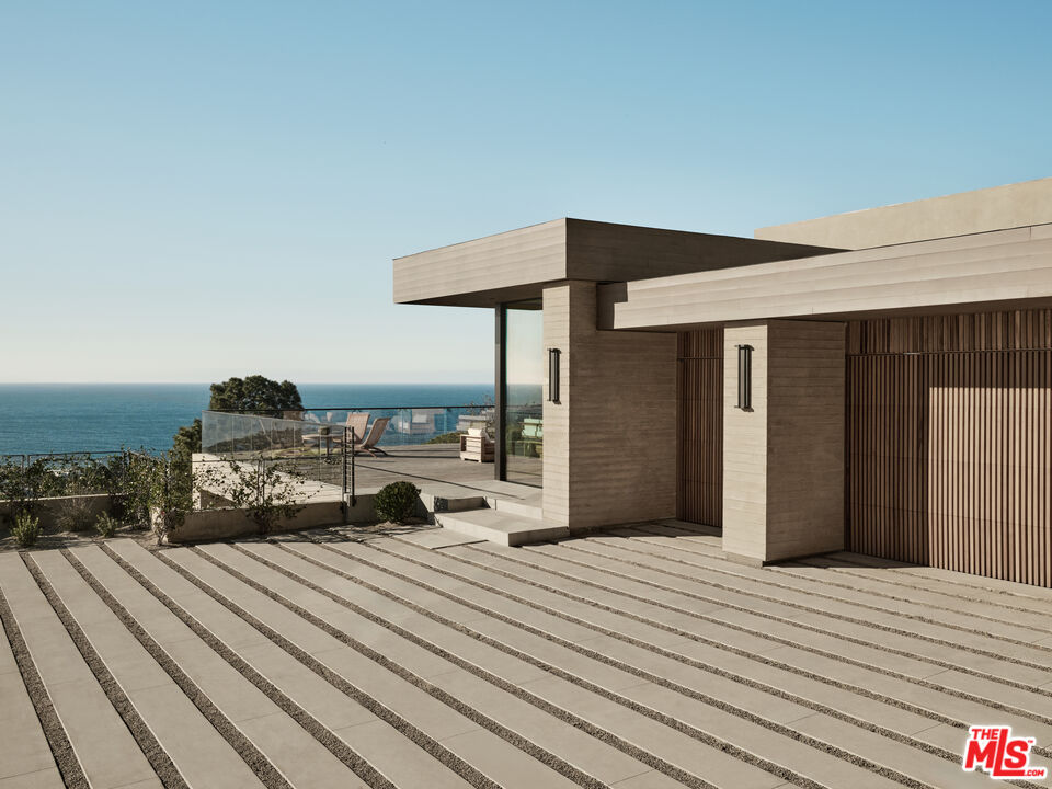 30010 Andromeda Ln
