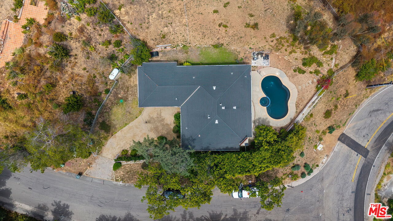1812 Manzanita Park Ave