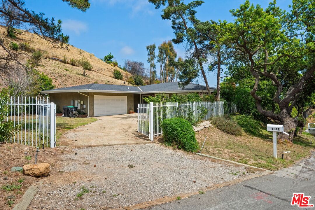 1812 Manzanita Park Ave