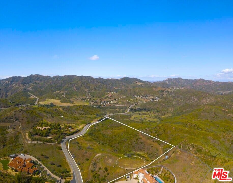 1400 Decker Canyon
