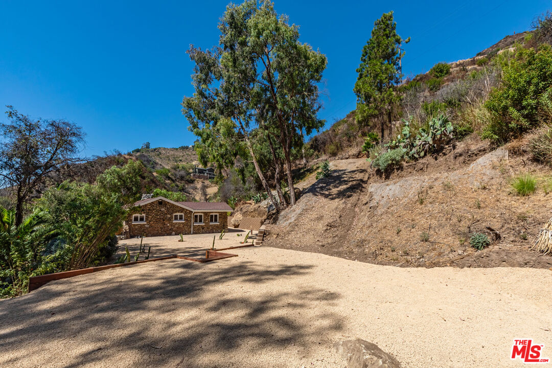 2961 Gorge Rd