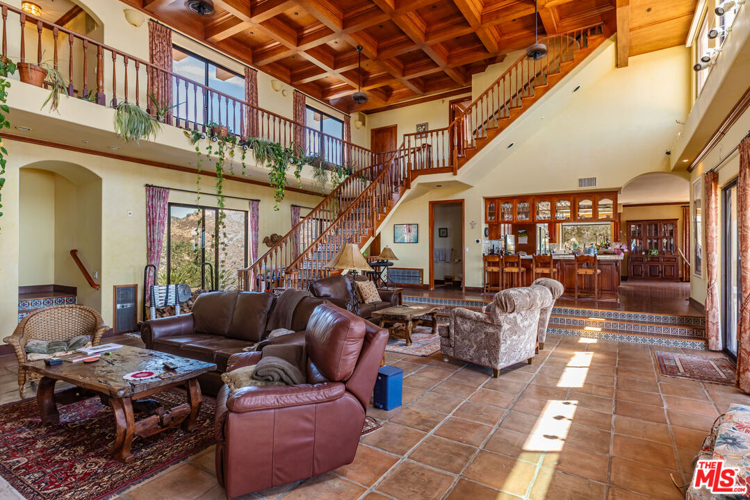 140 Valle Lindo St