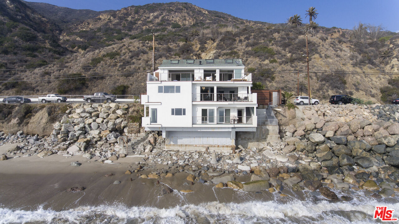 19562 PACIFIC COAST HWY