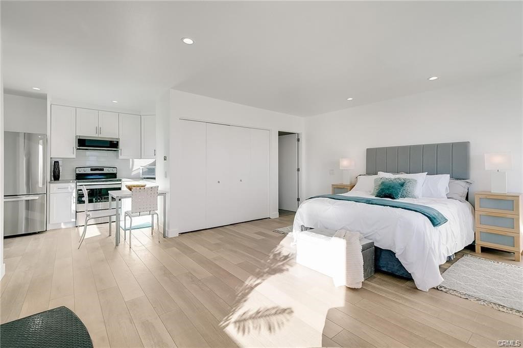 24764 W Saddle Peak RD