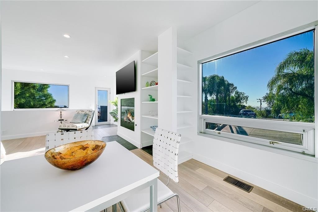 24764 W Saddle Peak RD