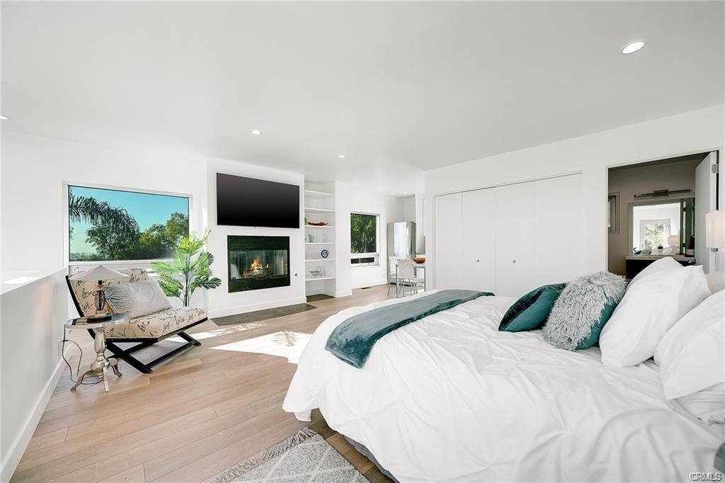 24764 W Saddle Peak RD