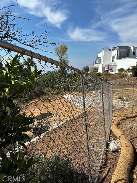 24764 W Saddle Peak RD