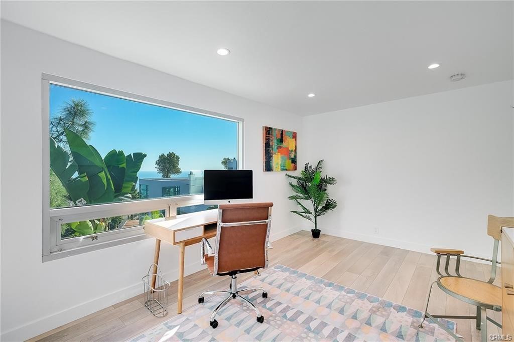 24764 W Saddle Peak RD