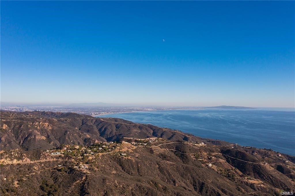 24764 W Saddle Peak RD