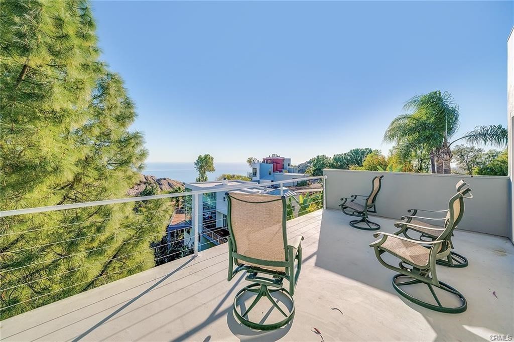 24764 W Saddle Peak RD