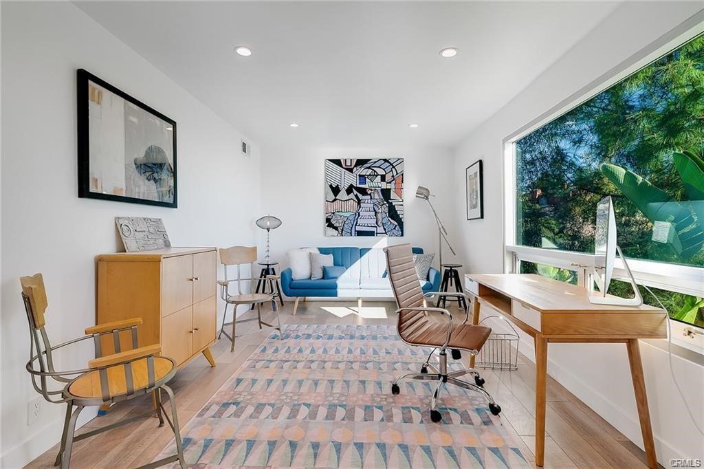 24764 W Saddle Peak RD