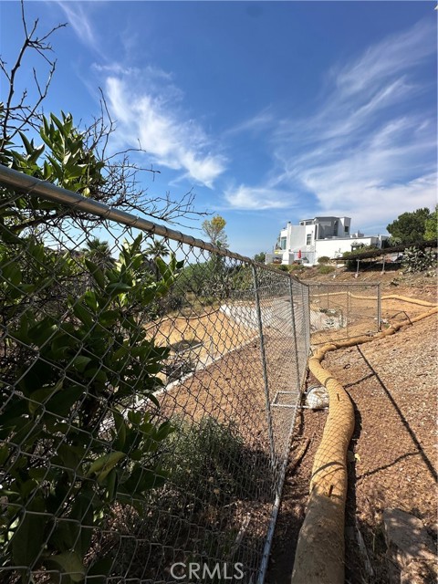 24764 W Saddle Peak RD