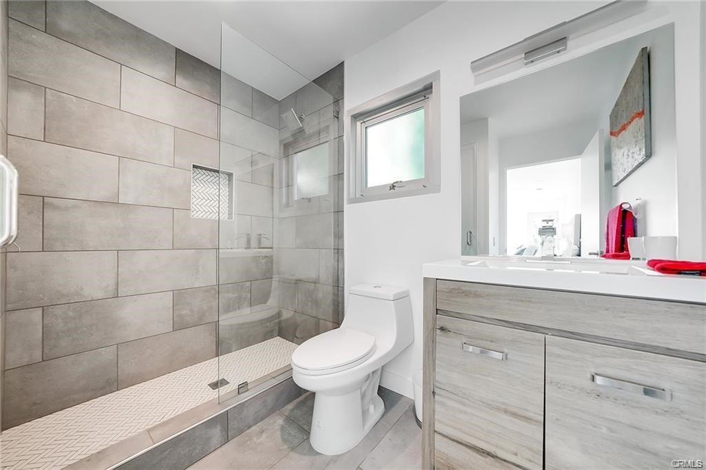 24764 W Saddle Peak RD