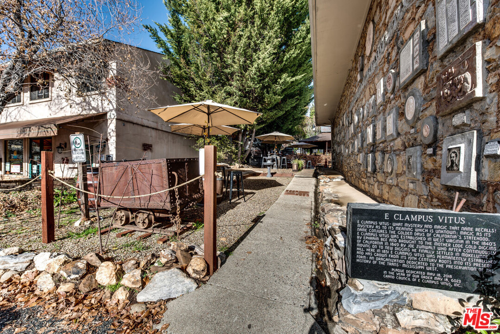476 Main