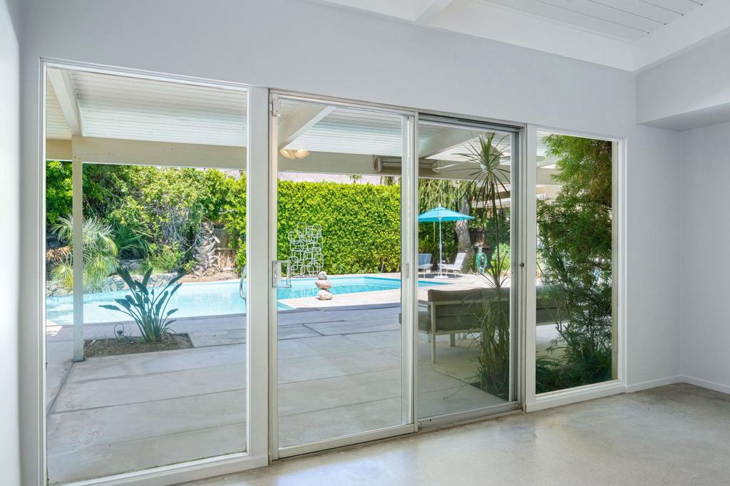 1333 E Deepwell Road