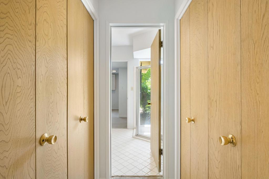 1333 E Deepwell Road