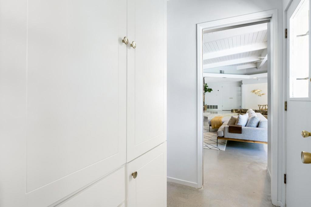 1333 E Deepwell Road