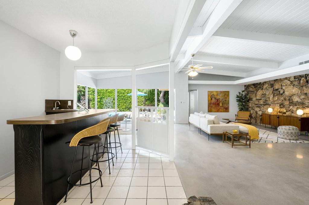 1333 E Deepwell Road