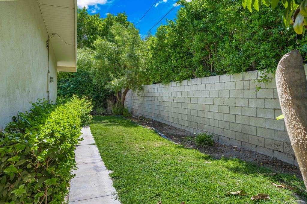 1333 E Deepwell Road