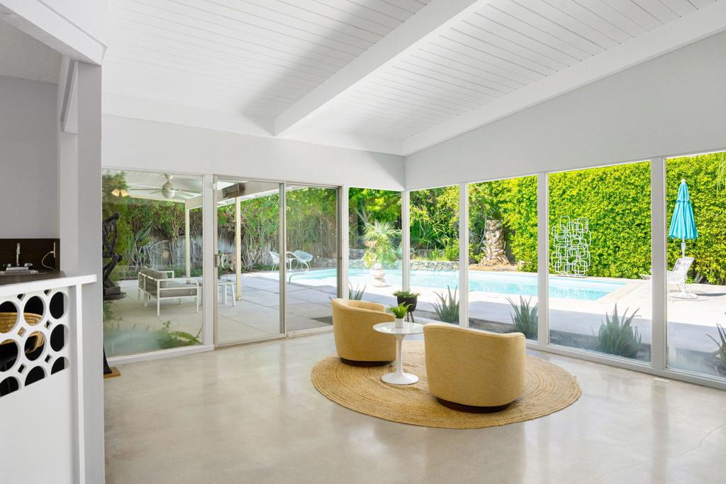 1333 E Deepwell Road