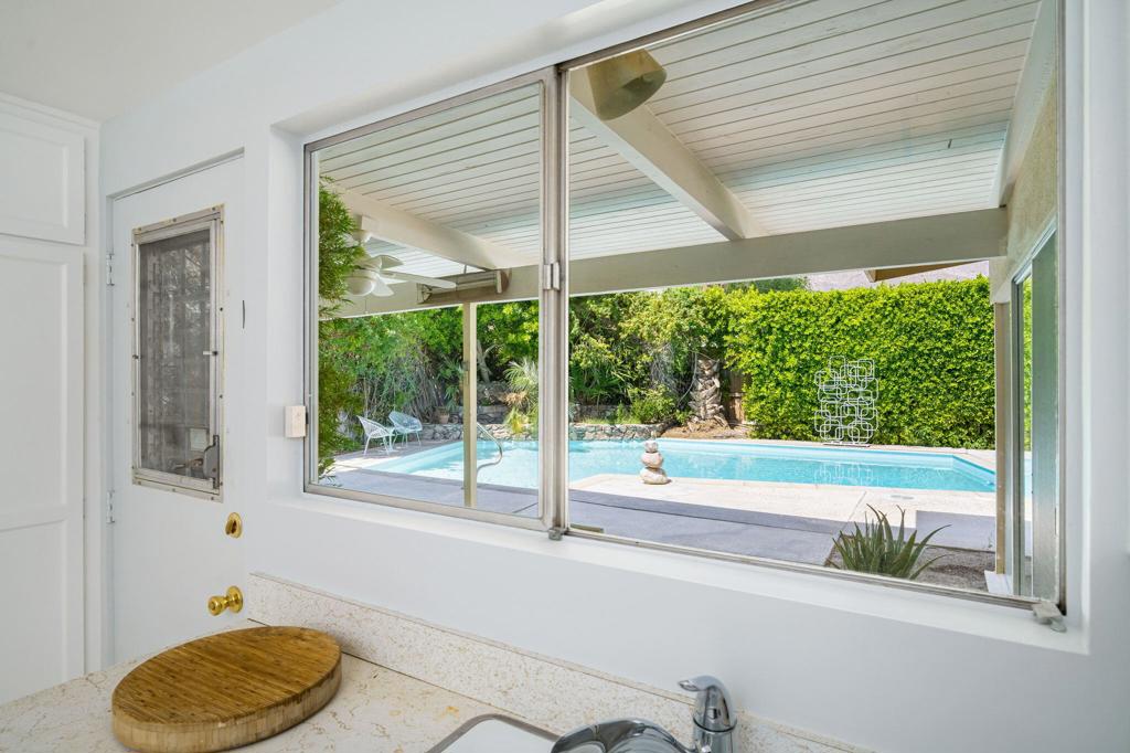 1333 E Deepwell Road