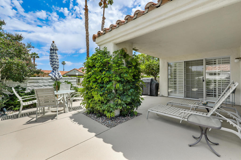 43772 Calle Las Brisas W