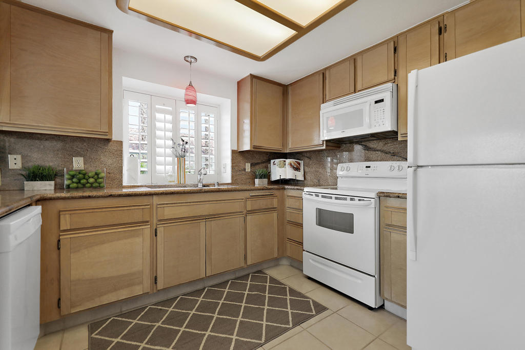43772 Calle Las Brisas W