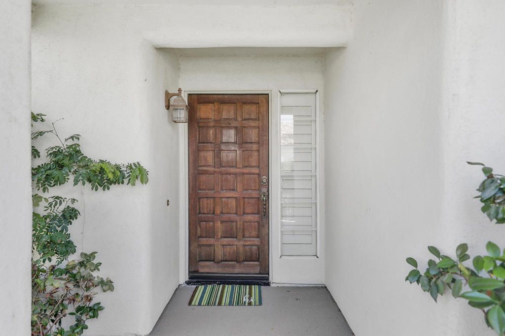 43772 Calle Las Brisas W
