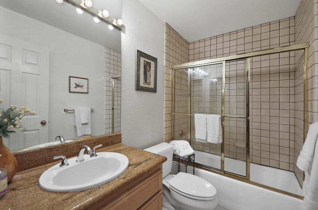 43772 Calle Las Brisas W
