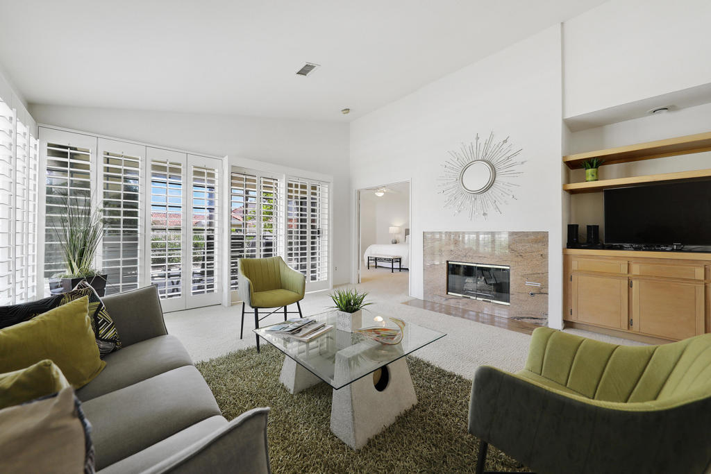 43772 Calle Las Brisas W